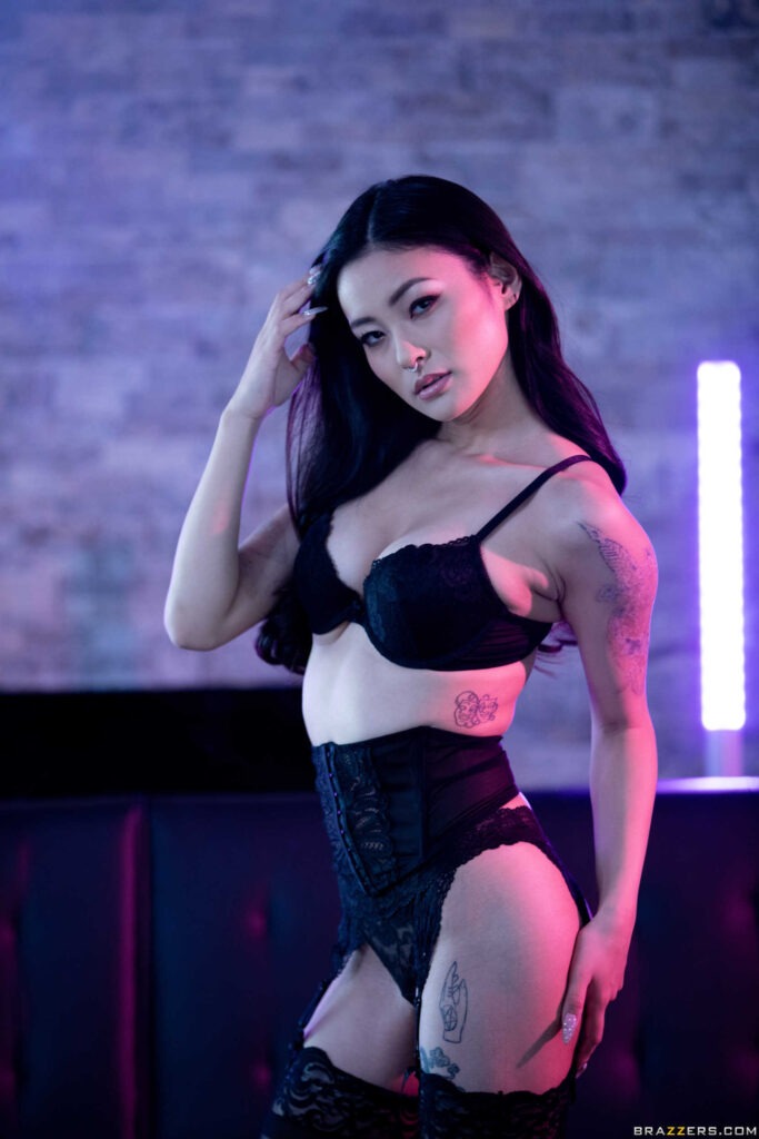 Rae Lil Black — у малышки есть сиськи | BabeSource.com