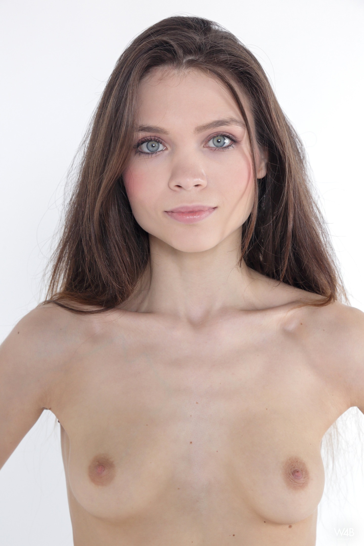 Адриана - Watch 4 Beauty